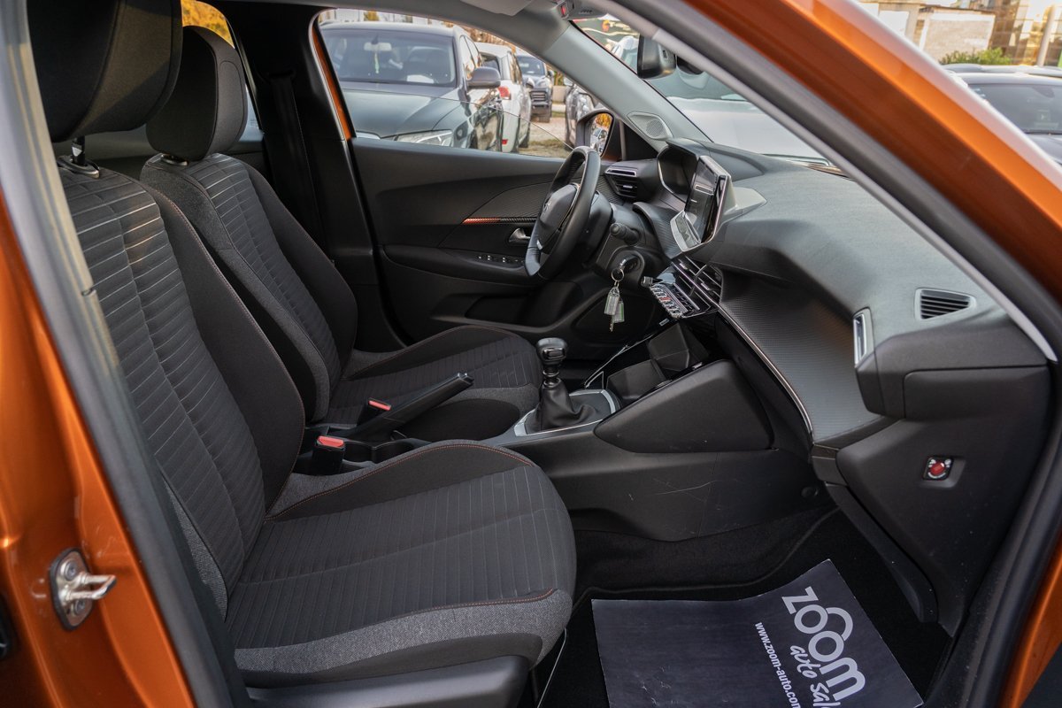 Automobil