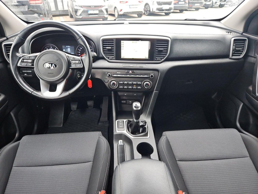 Automobil