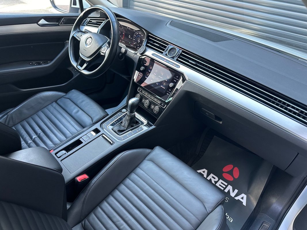 Automobil
