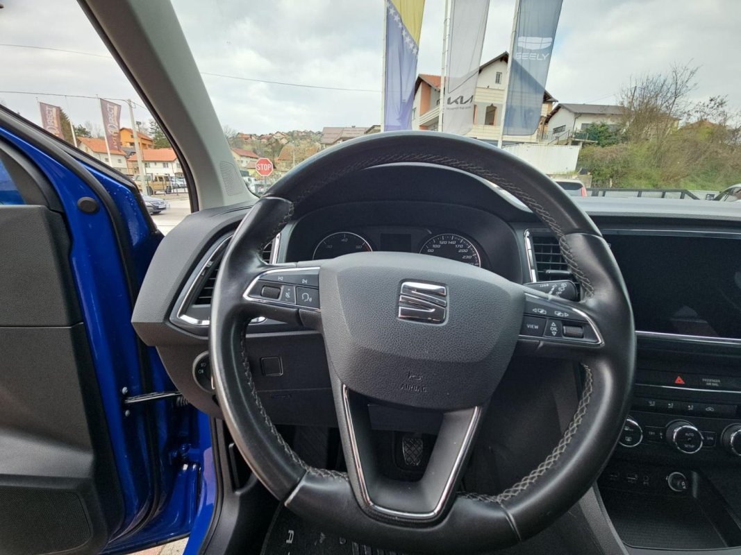 Automobil