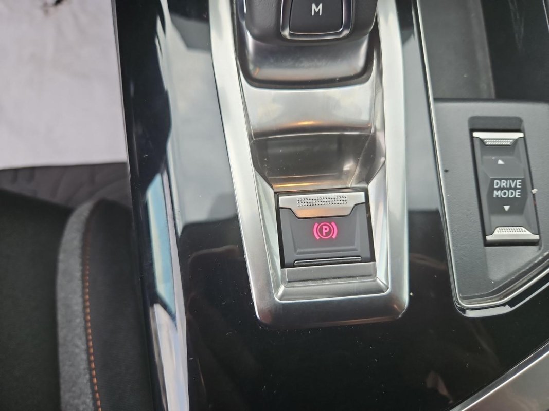 Automobil