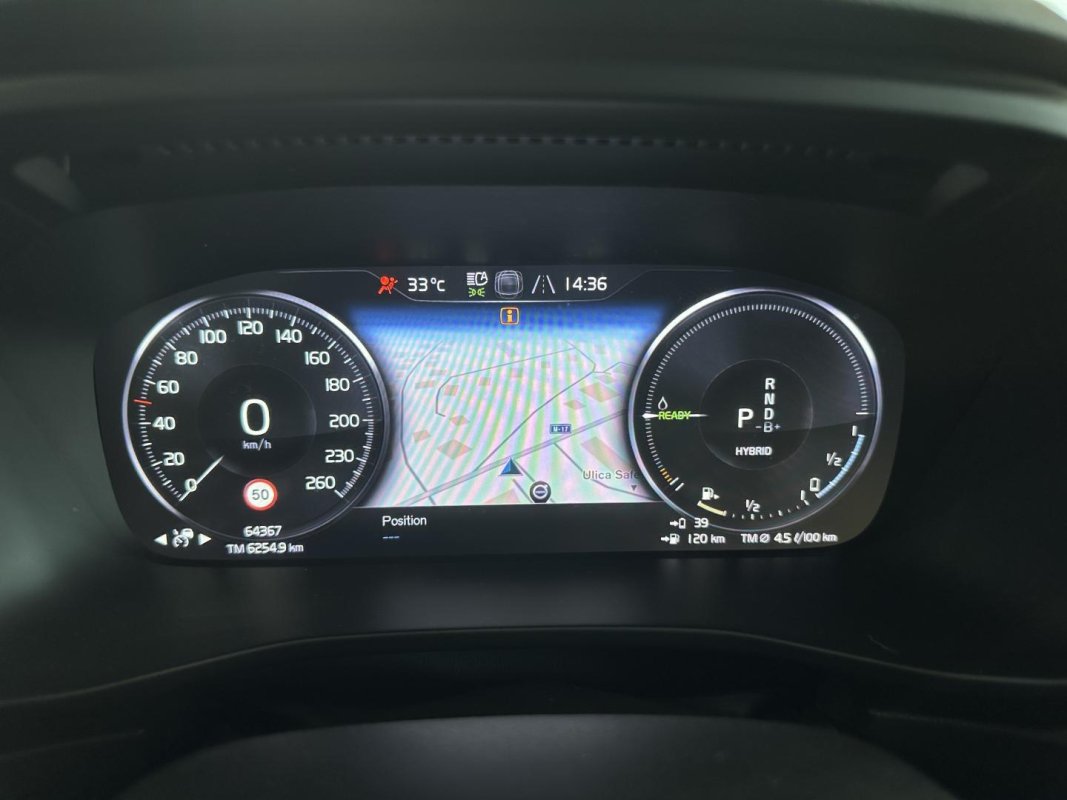 Automobil