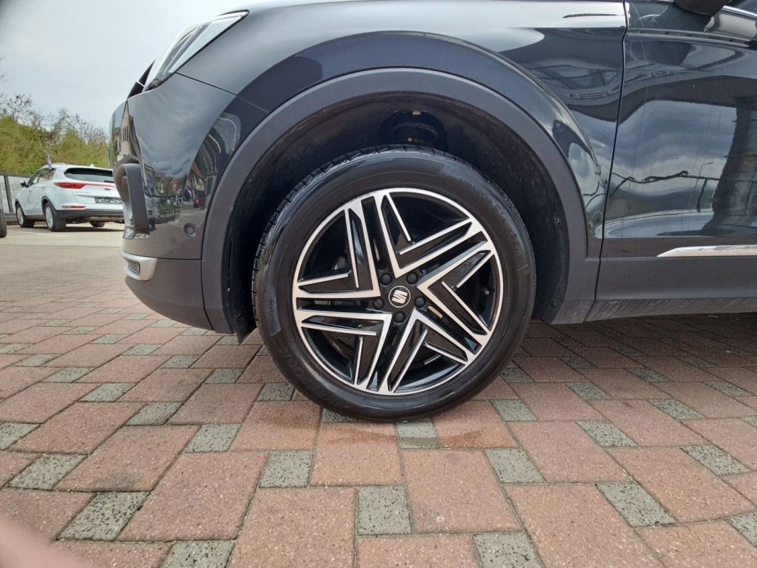 Automobil