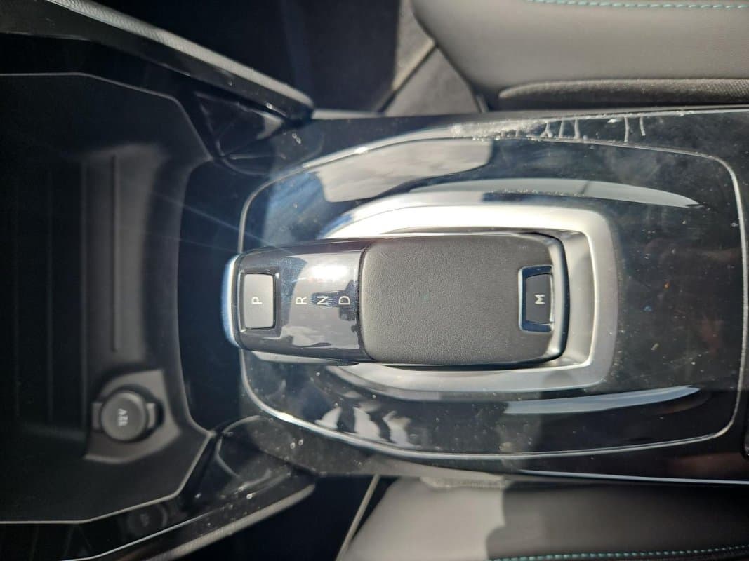 Automobil