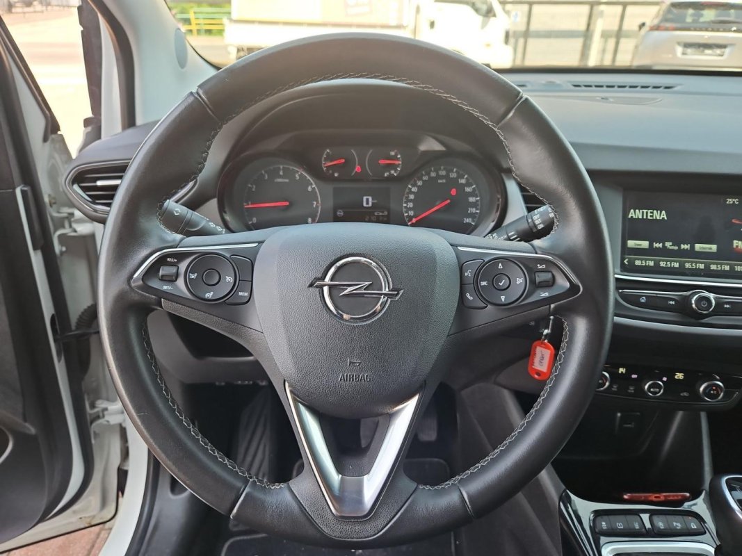 Automobil