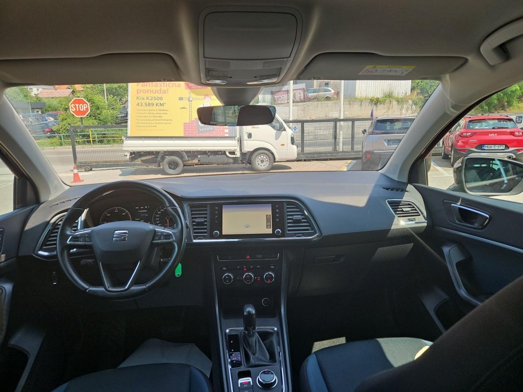 Automobil