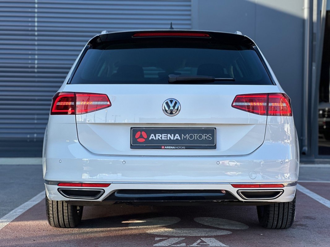 Automobil