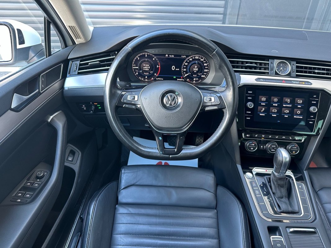 Automobil