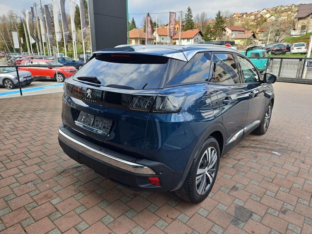Automobil
