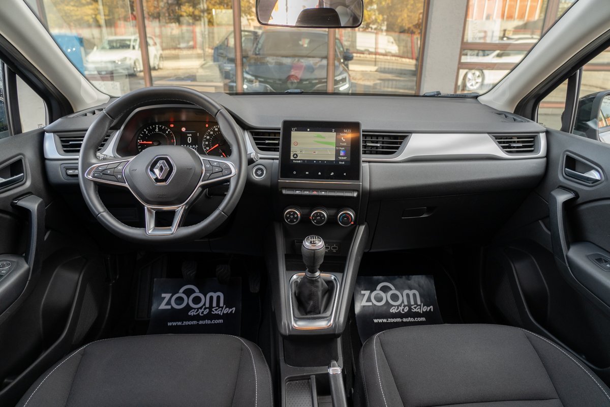 Automobil