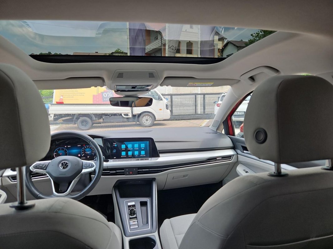 Automobil