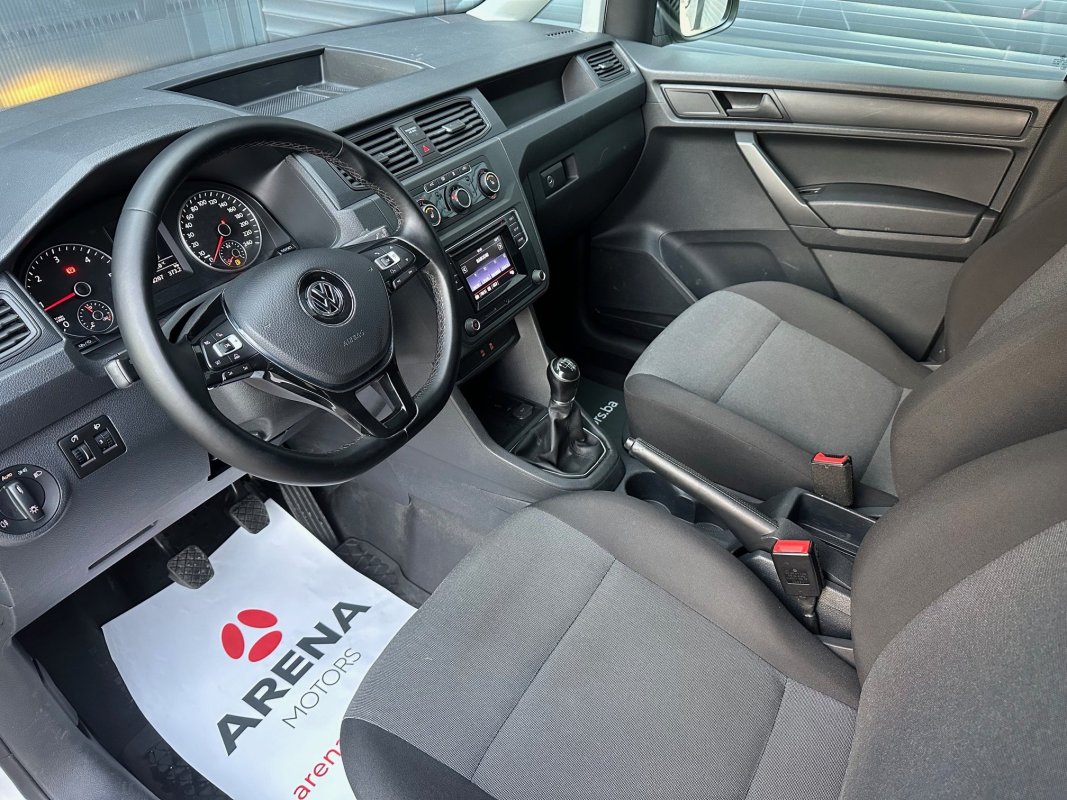 Automobil