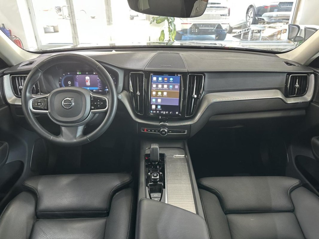 Automobil