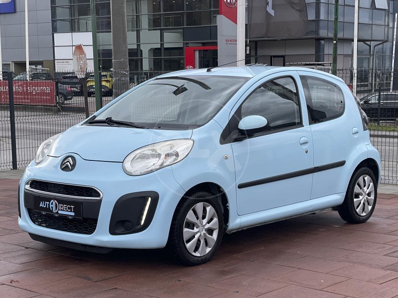 Automobil