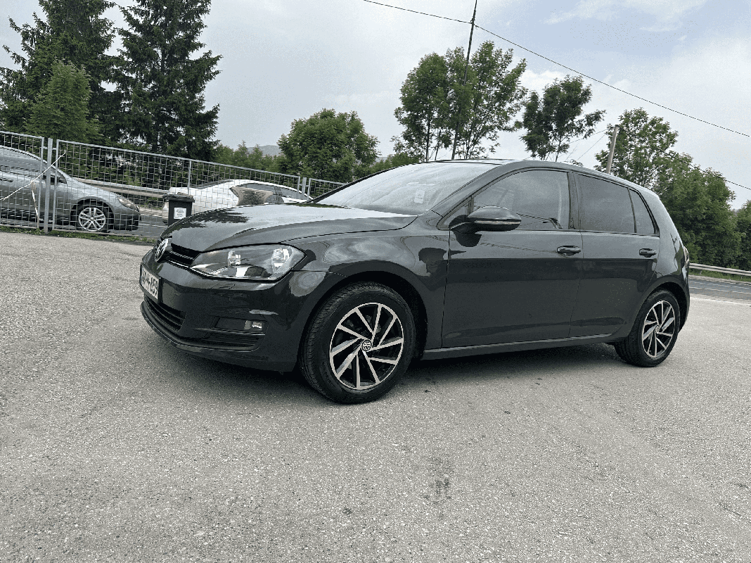 Automobil