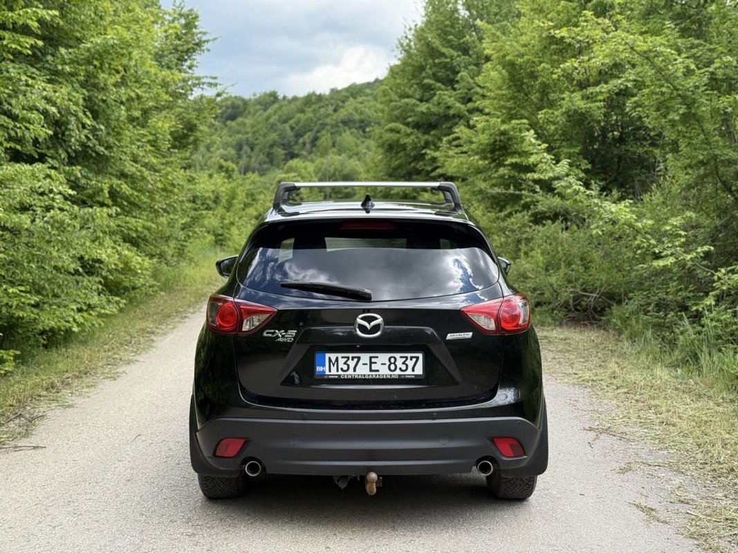 Automobil