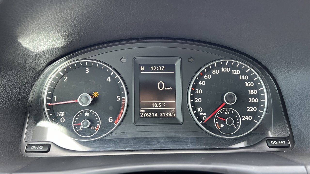 Automobil