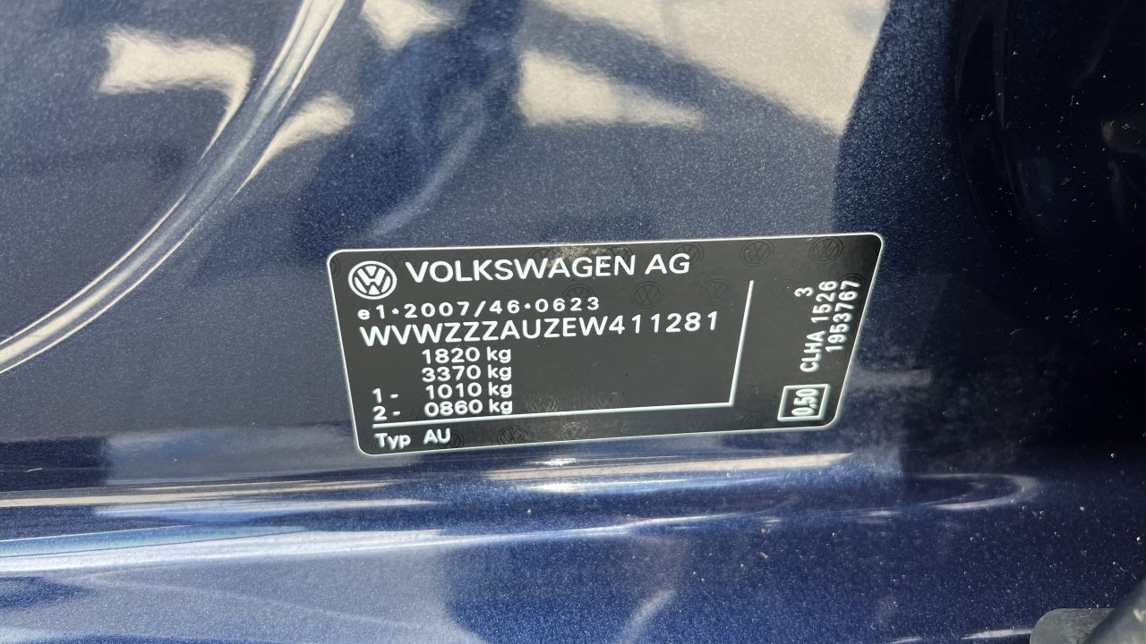 Automobil