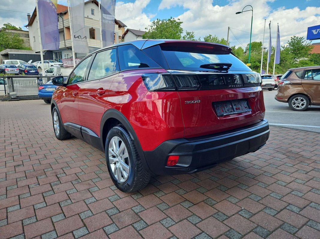 Automobil