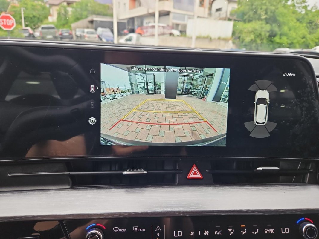 Automobil