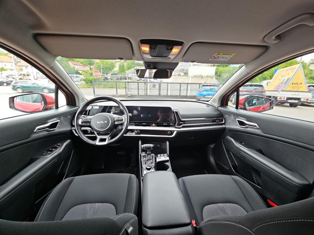 Automobil
