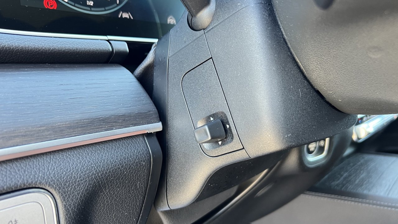 Automobil