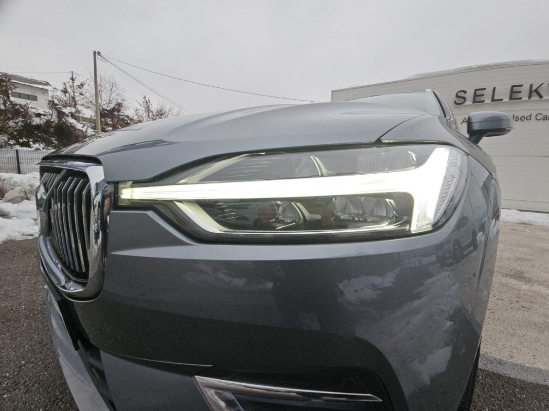 Automobil