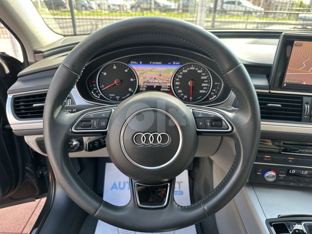 Automobil