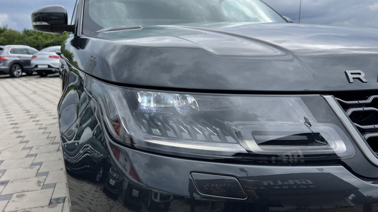 Automobil