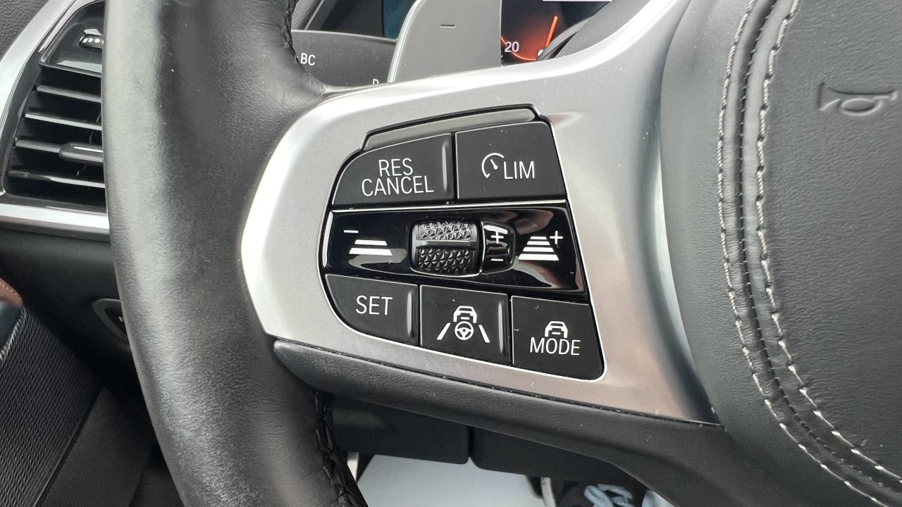 Automobil