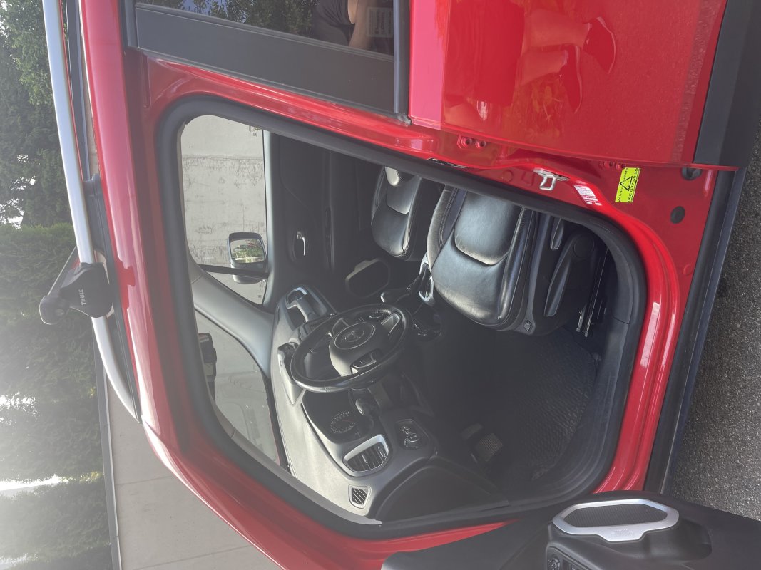 Automobil