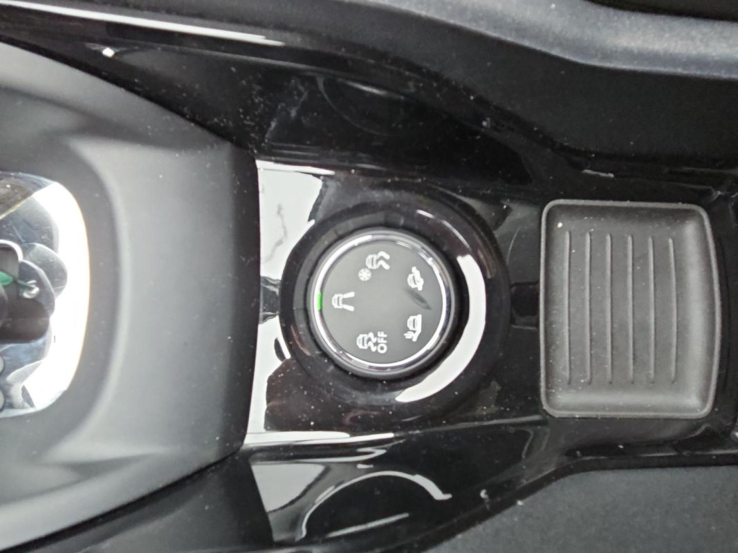 Automobil