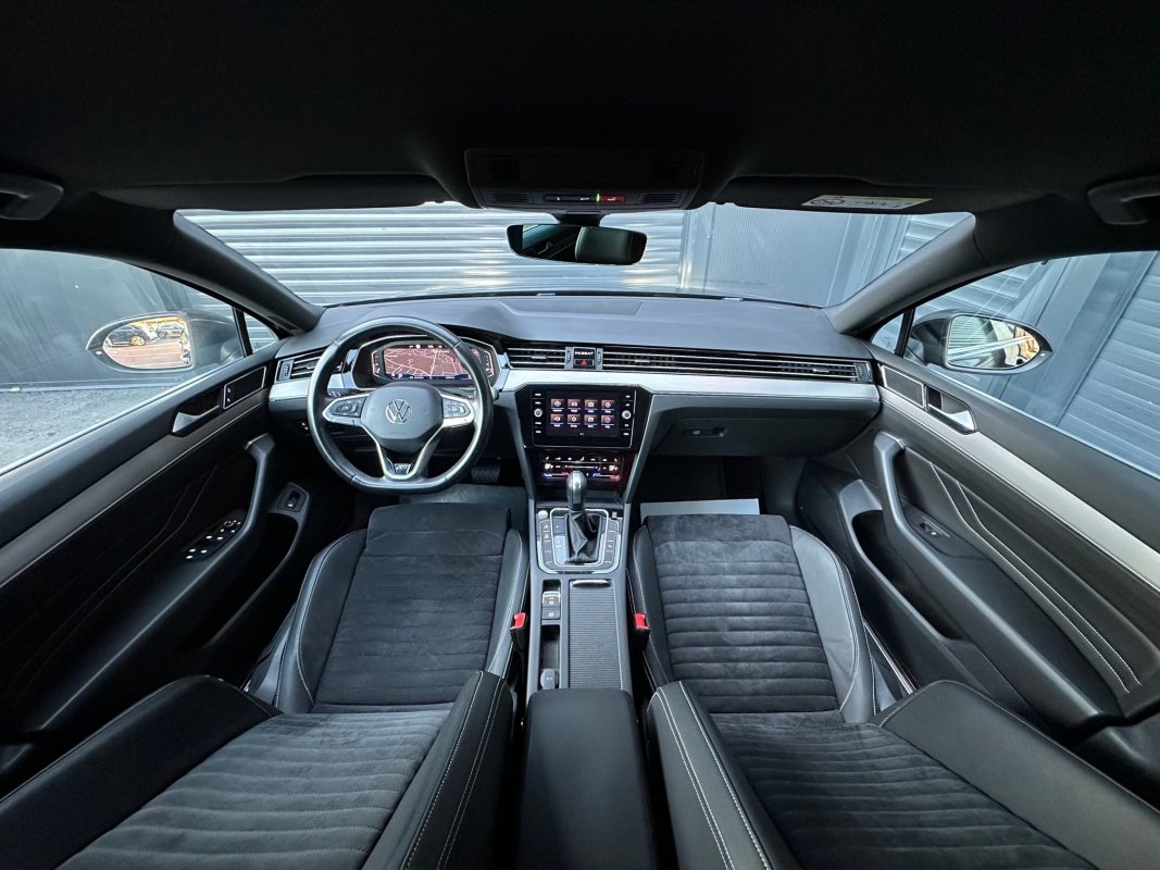 Automobil