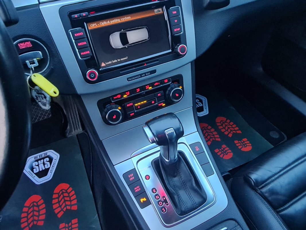 Automobil