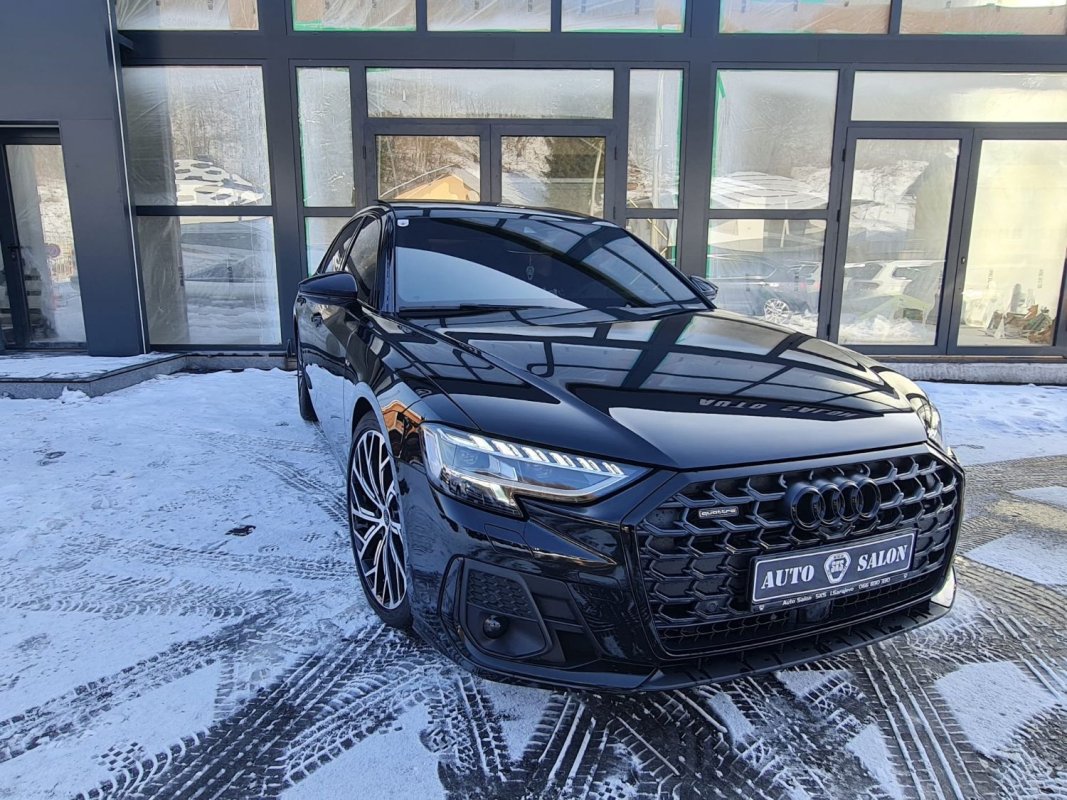 Automobil
