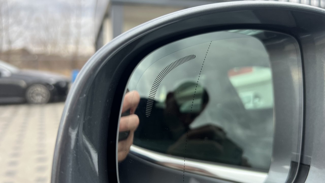Automobil