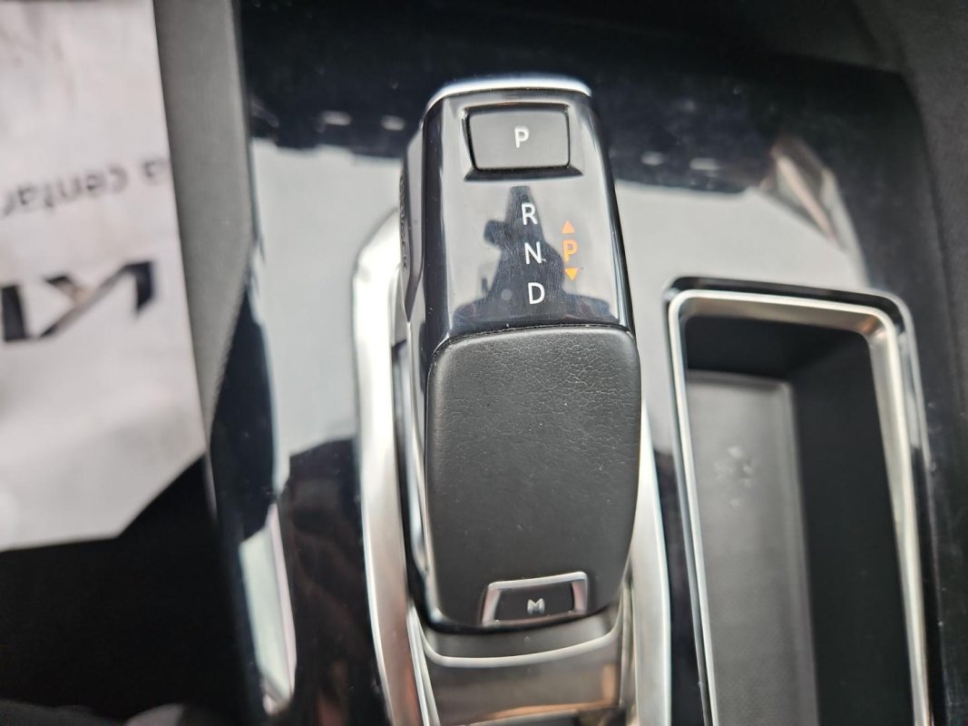 Automobil