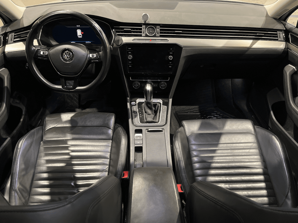 Automobil
