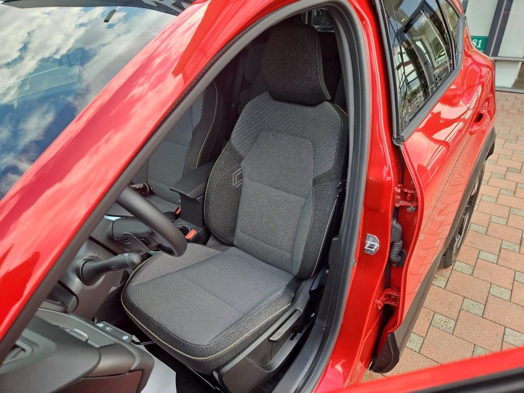 Automobil