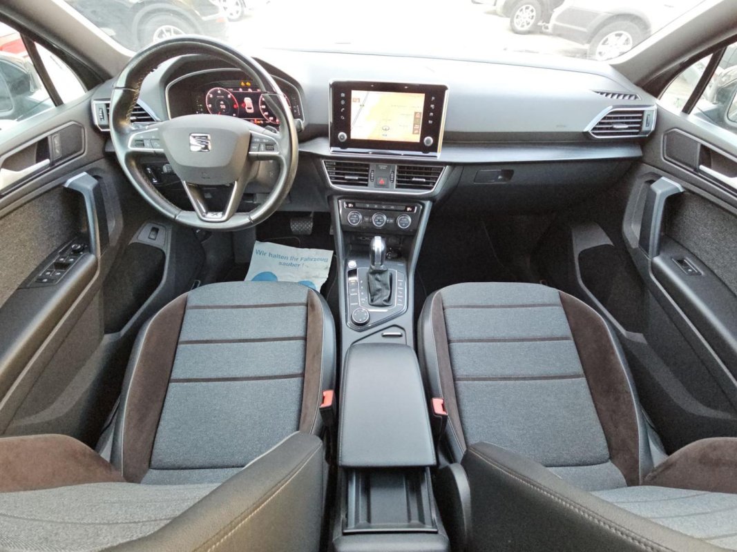 Automobil