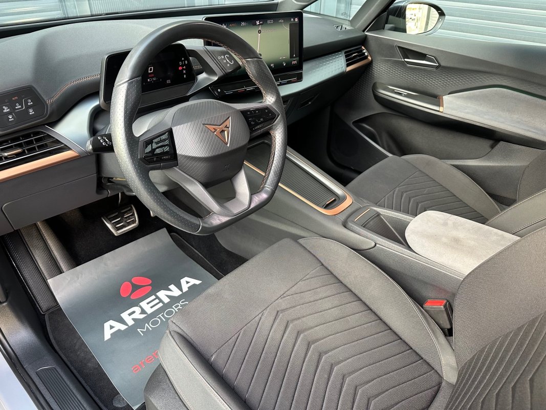 Automobil