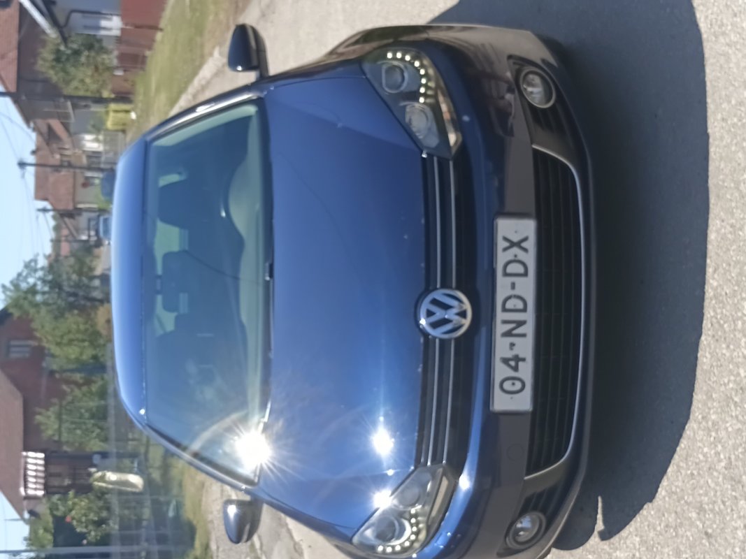 Automobil