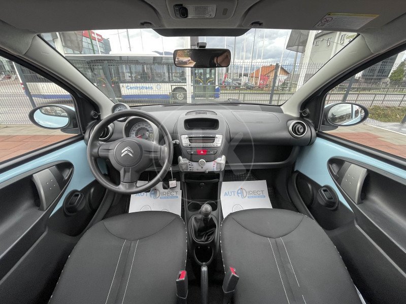 Automobil