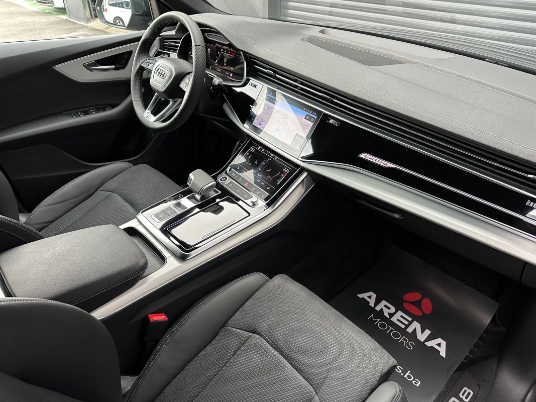 Automobil