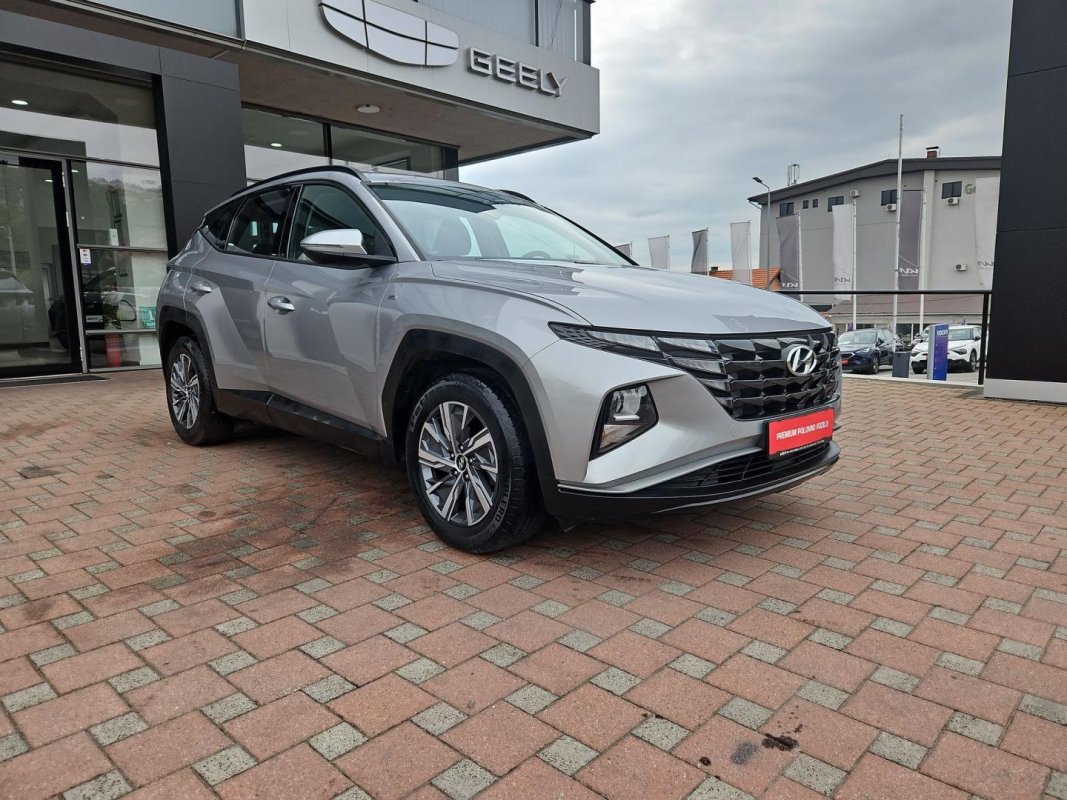 Automobil