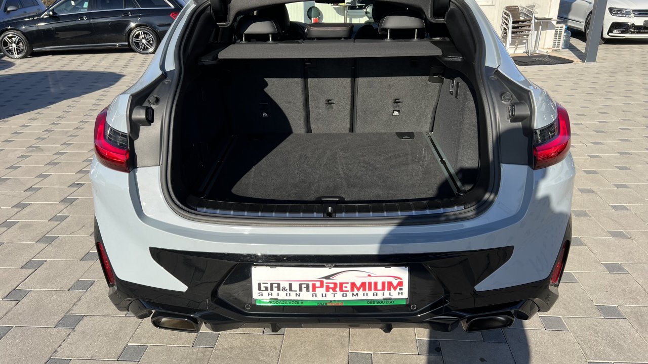 Automobil