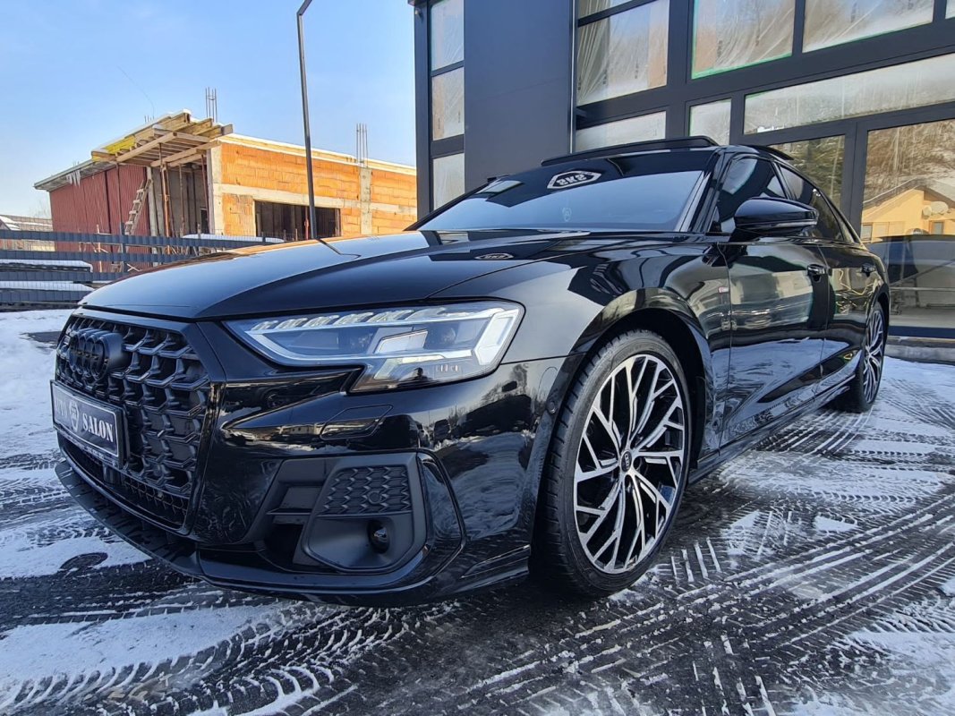 Automobil
