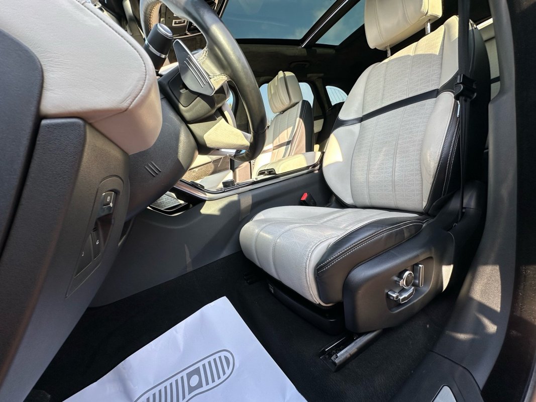 Automobil