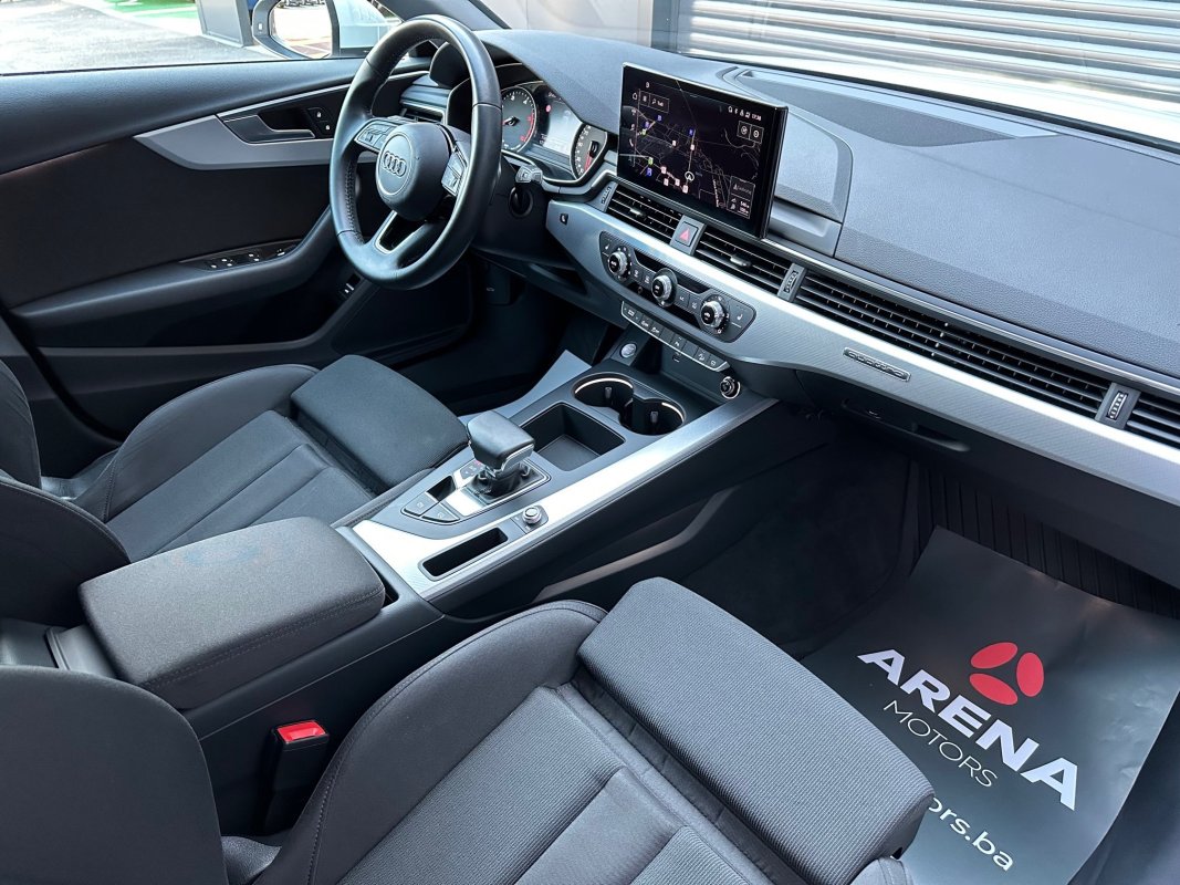 Automobil