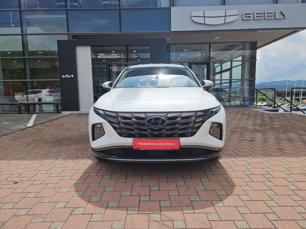 Automobil